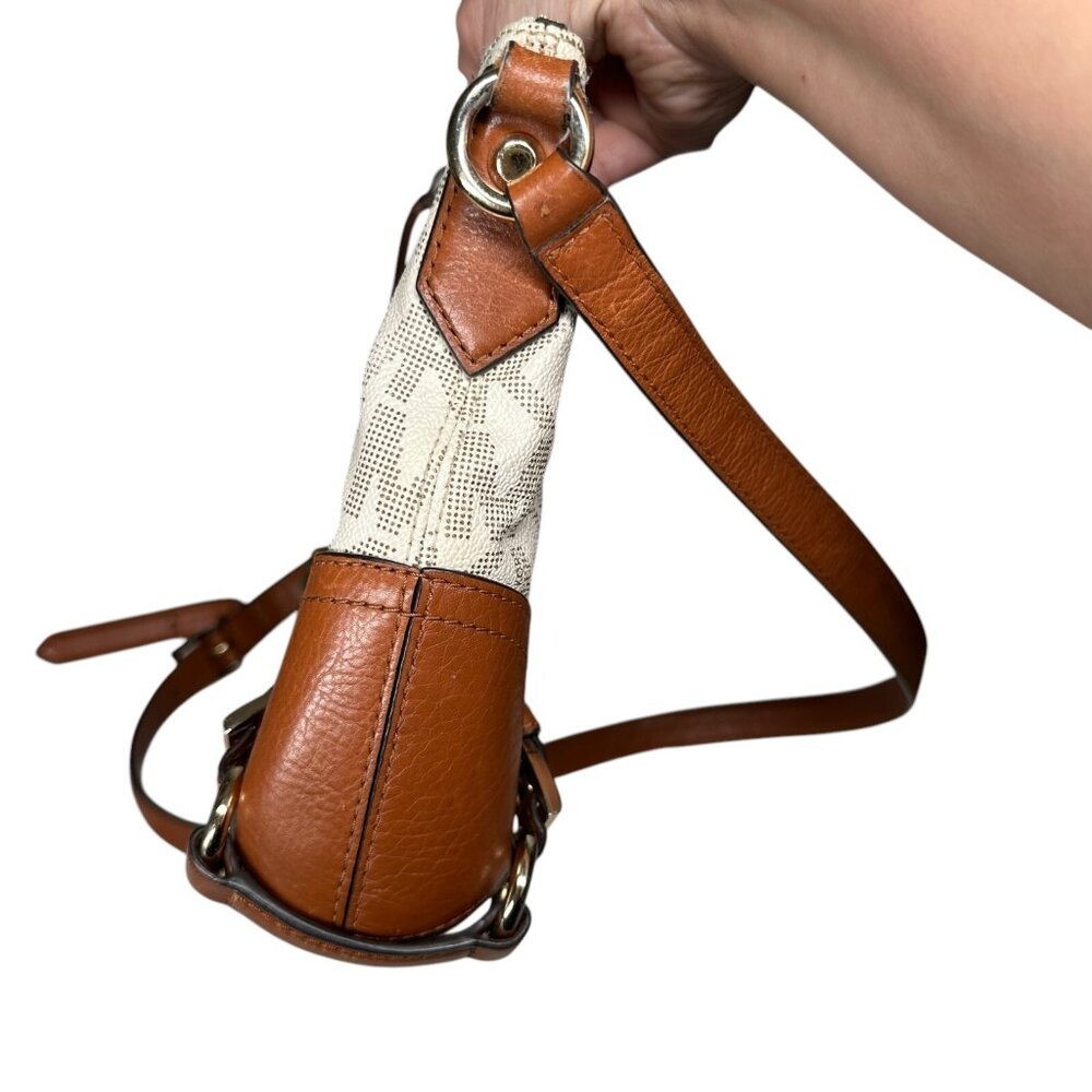 Michael Kors Medium FALLON Messenger Bag Vanilla Acorn - Picture 14 of 16